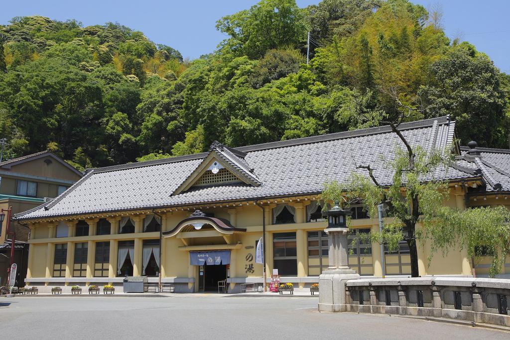Готель Oyado Hakusan Hyogo Екстер'єр фото