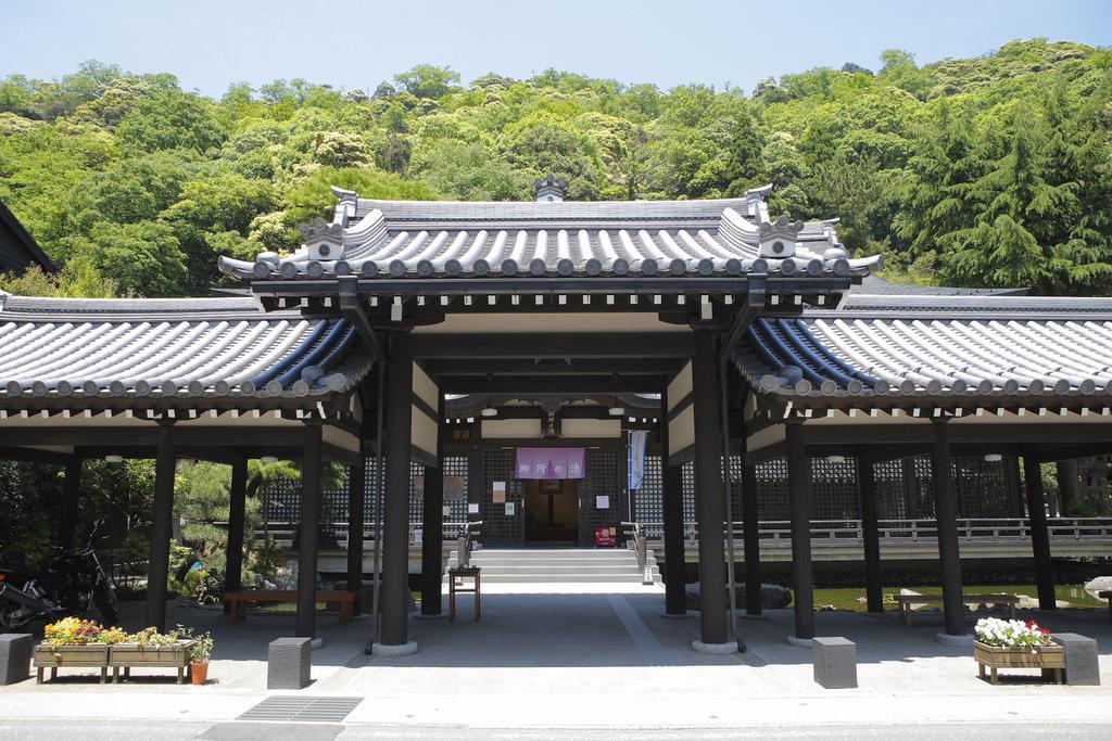 Готель Oyado Hakusan Hyogo Екстер'єр фото